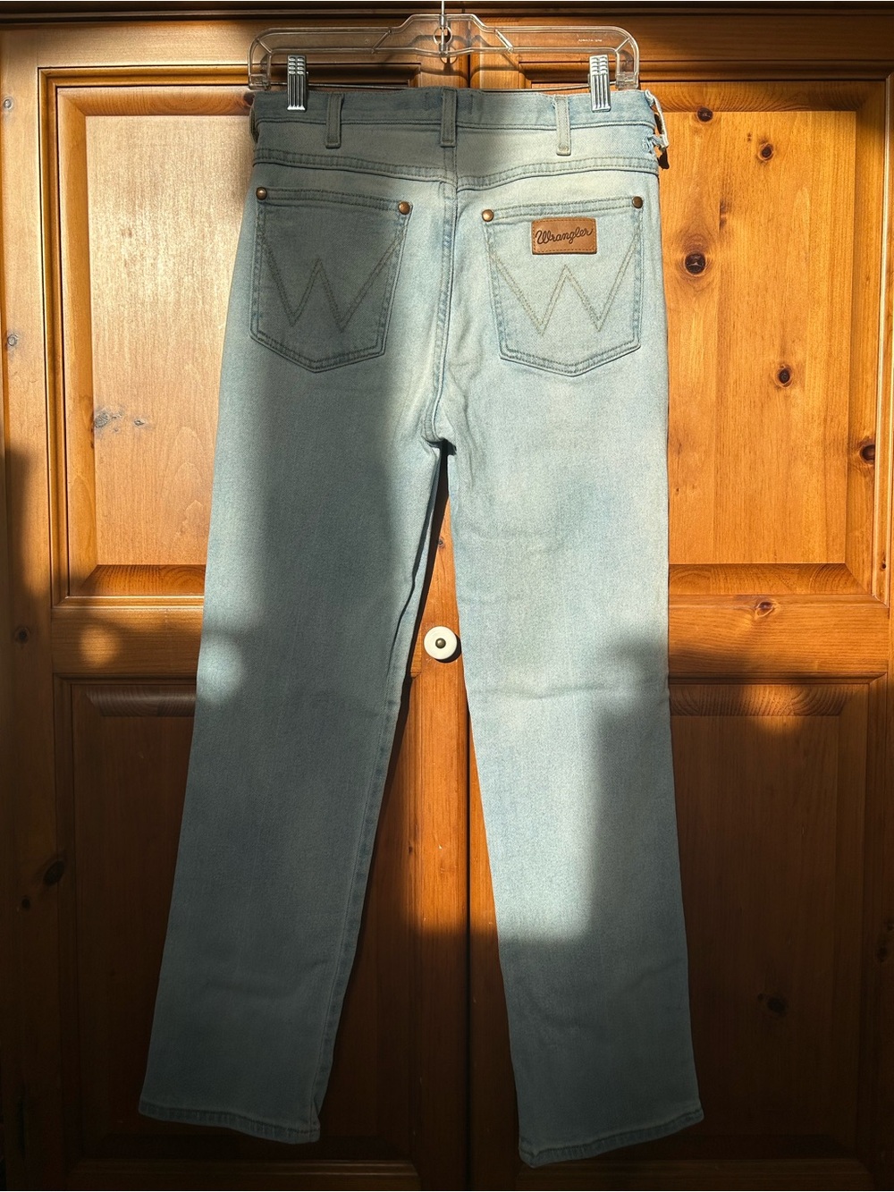 Wrangler Women’s Light Wash Straight Leg Jeans